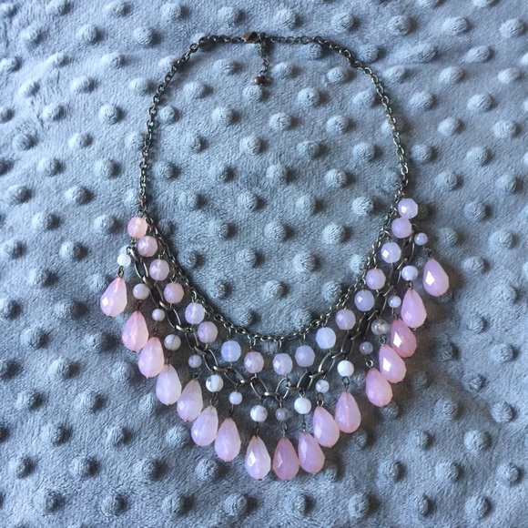 Francesca’s Bib Necklace in Pink - Picture 1 of 3
